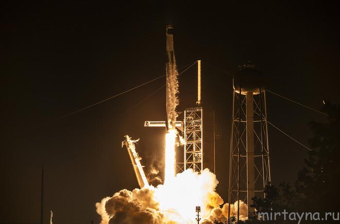 Начат Fram2 — первый в истории космический пилотируемый полёт по полярной орбите: его особенности и видео запуска